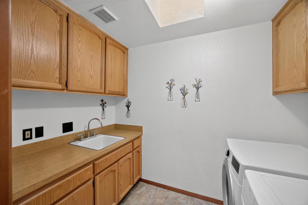 23543 Oriente Way Property Photo 23