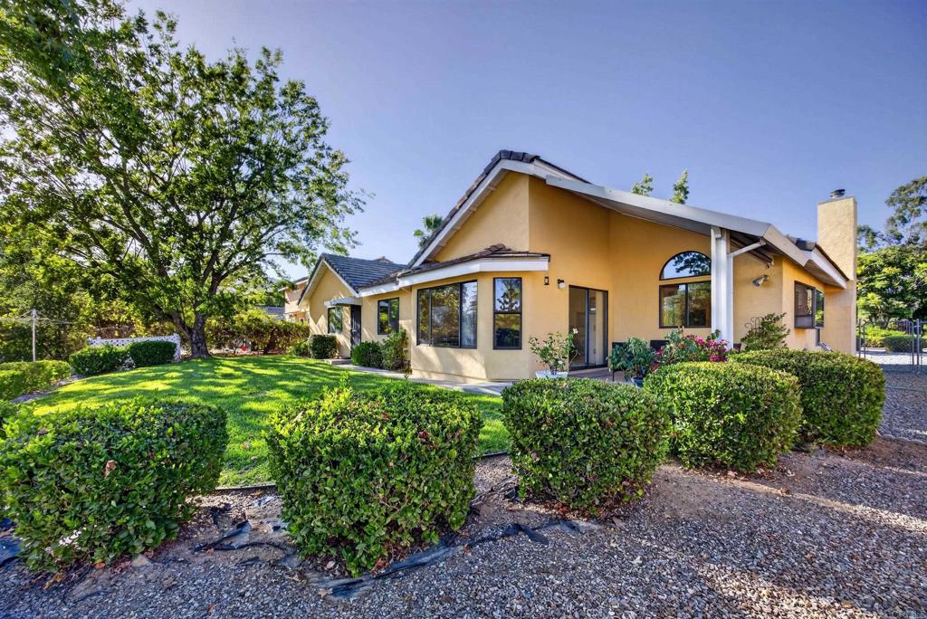 23543 Oriente Way Property Photo 31