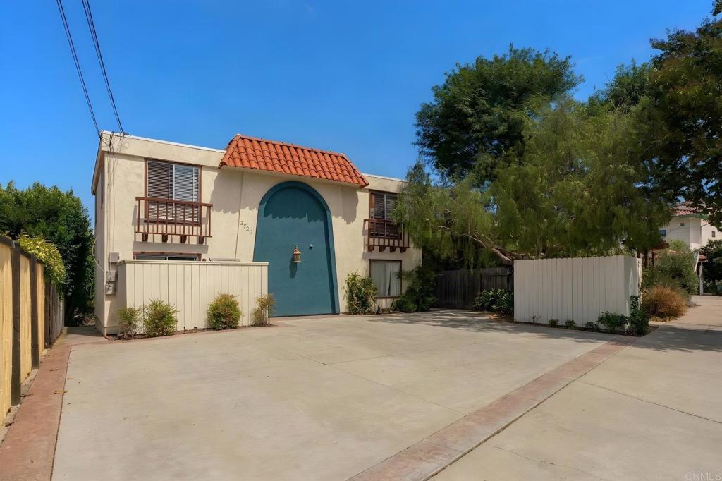 2520 Collier Avenue Property Photo 1