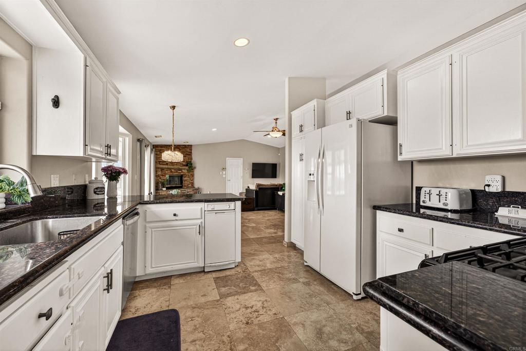 13801 Jake Road Property Photo 13