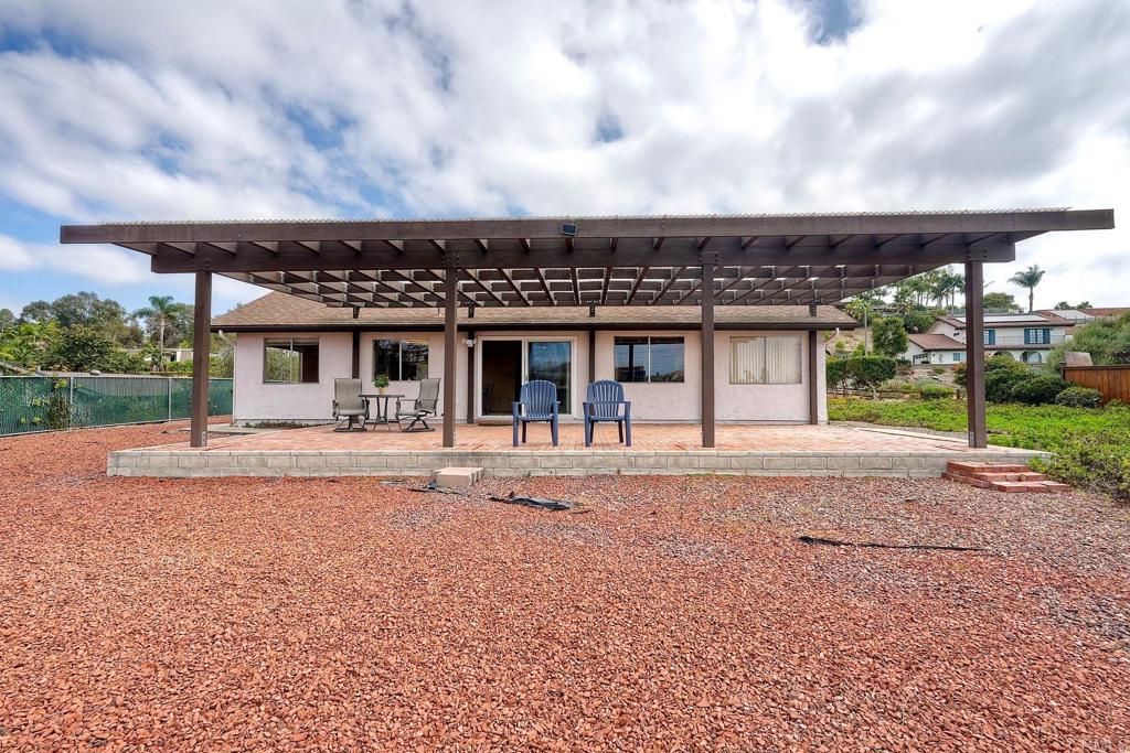 2233 Valley Road Property Photo 6