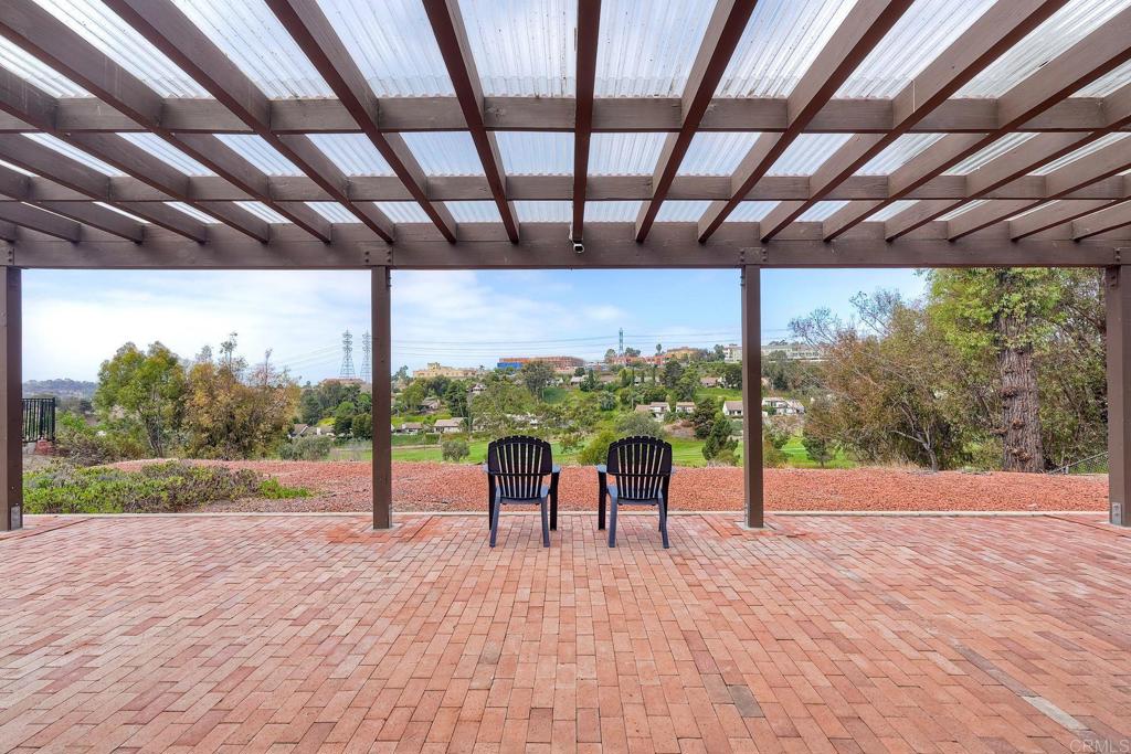 2233 Valley Road Property Photo 8