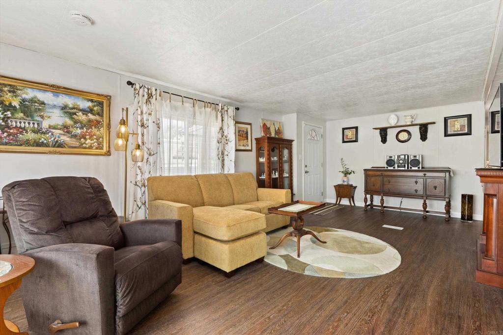 2280 E Valley Parkway 127 Property Photo 5