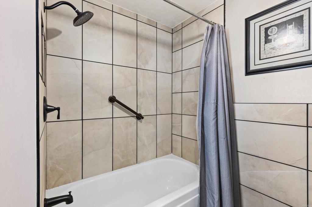 2280 E Valley Parkway 127 Property Photo 17