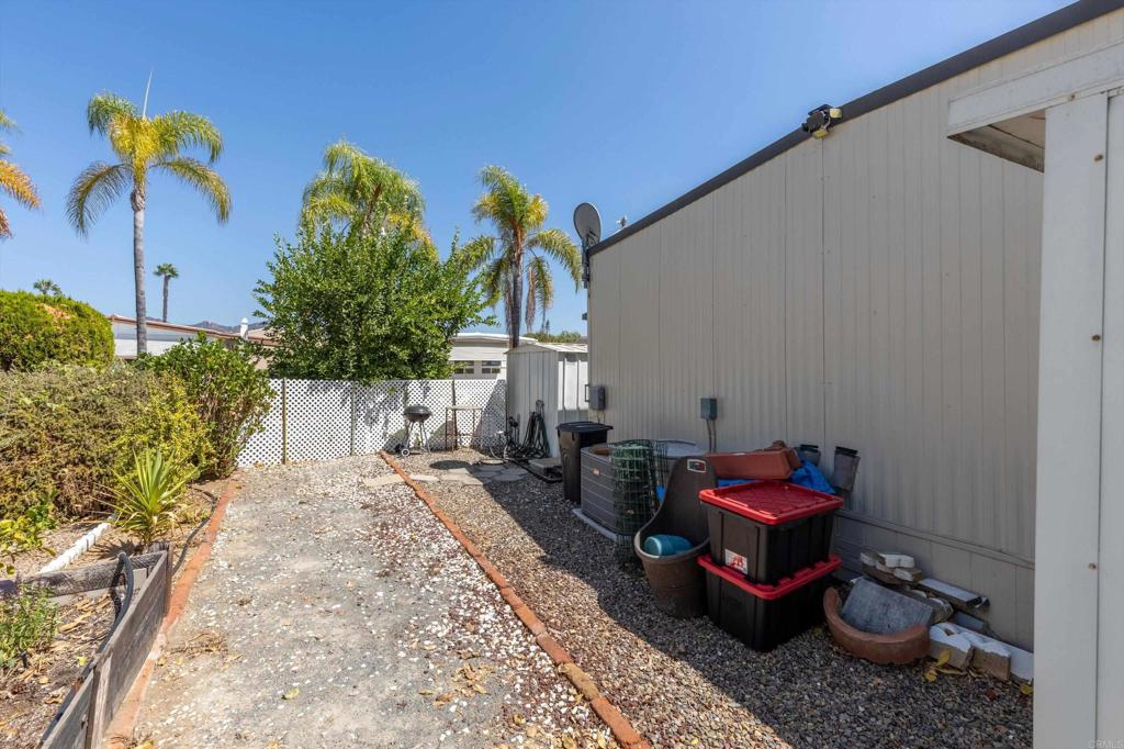2280 E Valley Parkway 127 Property Photo 26