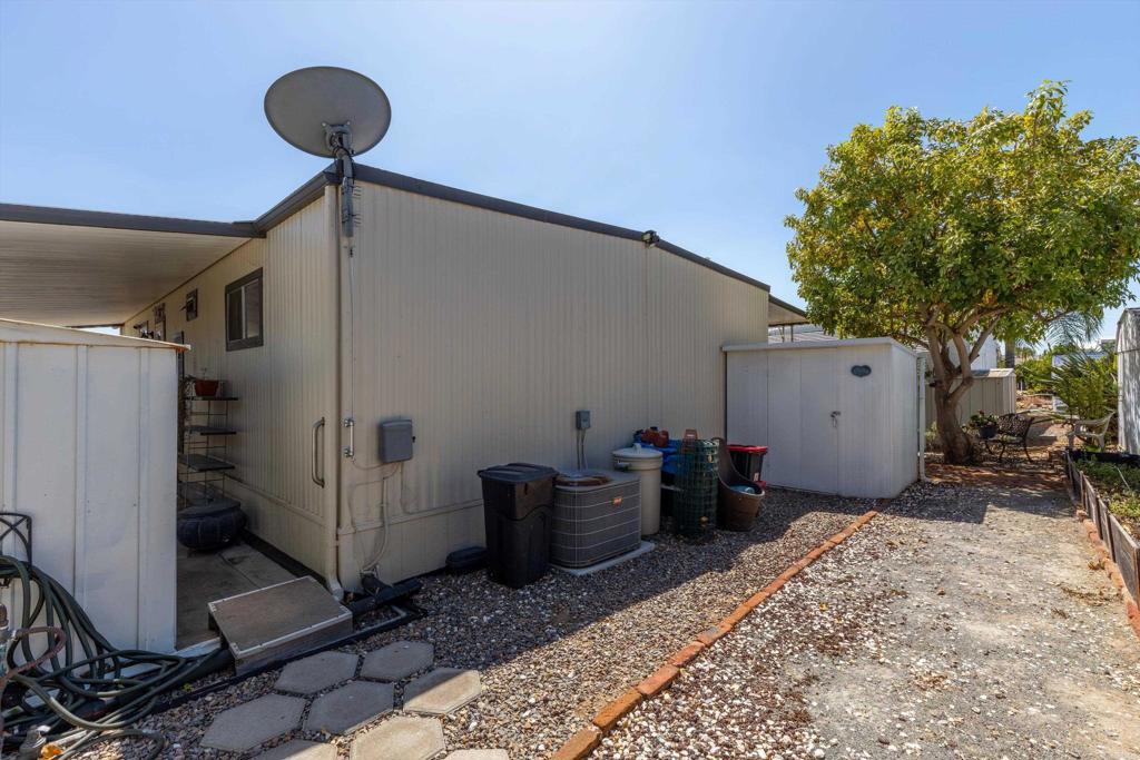 2280 E Valley Parkway 127 Property Photo 27