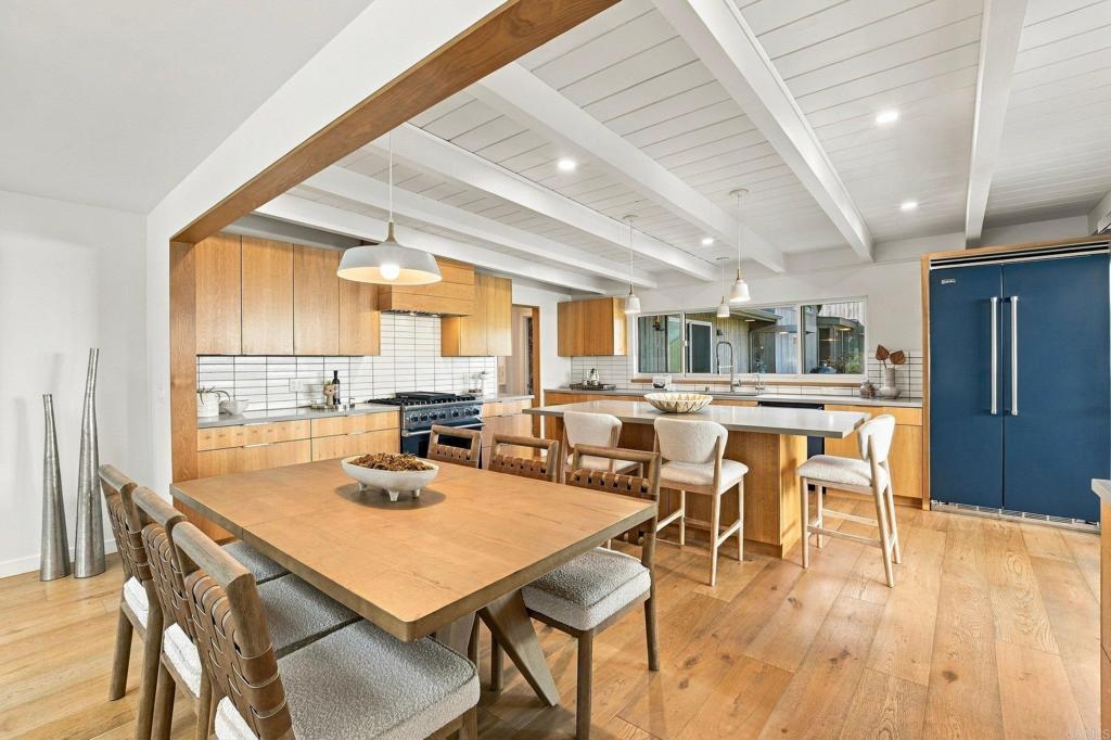 1236 Chalcedony Street Property Photo 8