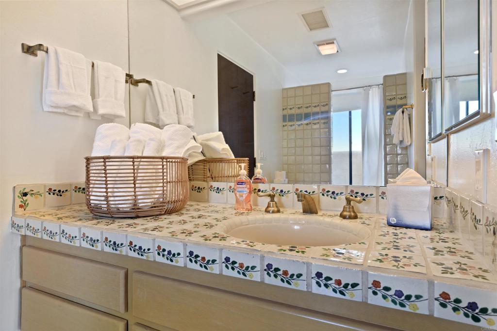 2122 Rams Hill Drive Property Photo 20