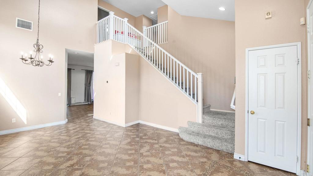 38977 Lone Cir Property Photo 4