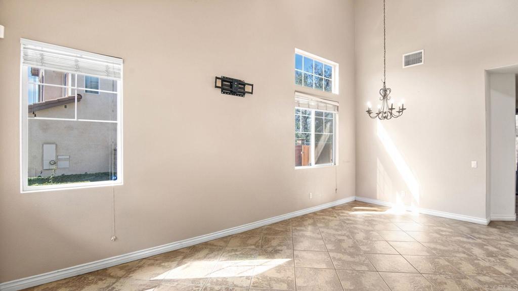 38977 Lone Cir Property Photo 6