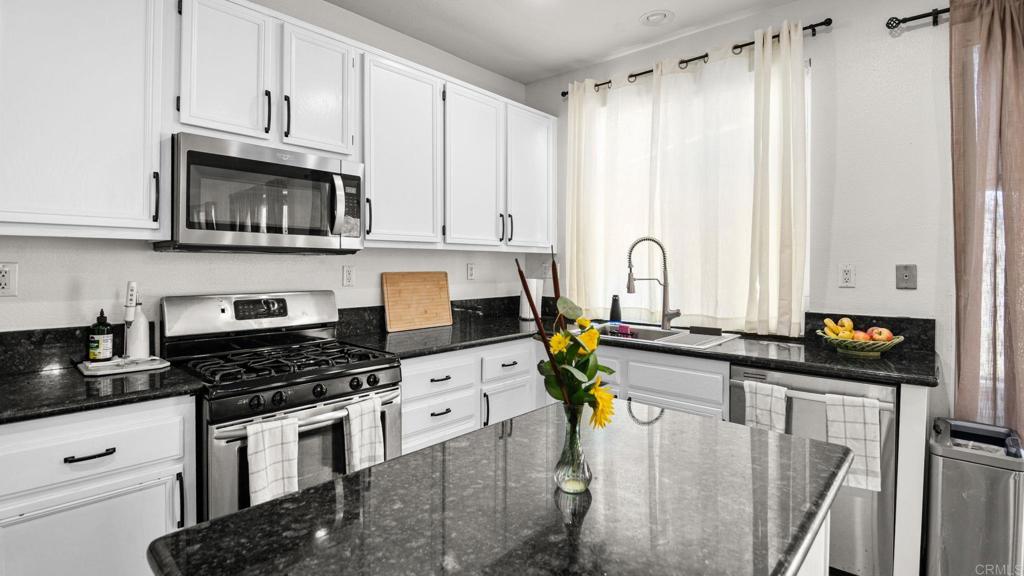 38977 Lone Cir Property Photo 10