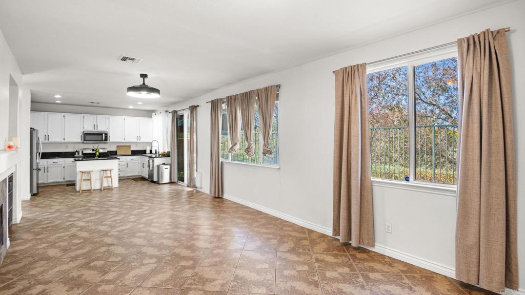 38977 Lone Cir Property Photo 16