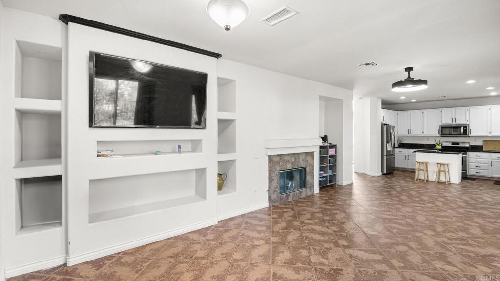38977 Lone Cir Property Photo 17