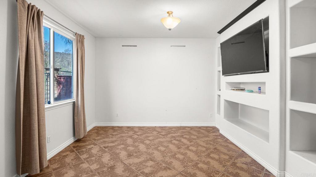 38977 Lone Cir Property Photo 19