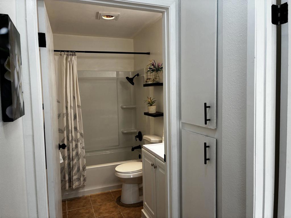 8034 Linda Vista 1d Property Photo 21
