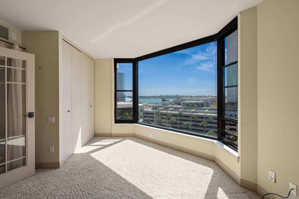 500 W Harbor 1110 Property Photo 35
