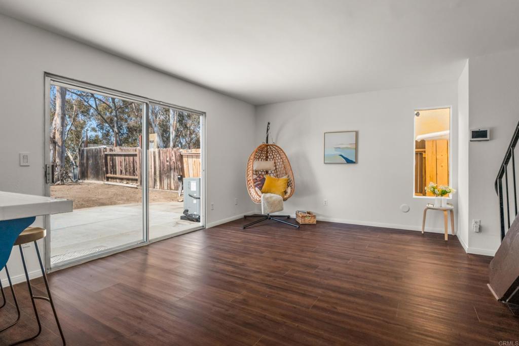 1078 Angelus Ave Property Photo 11
