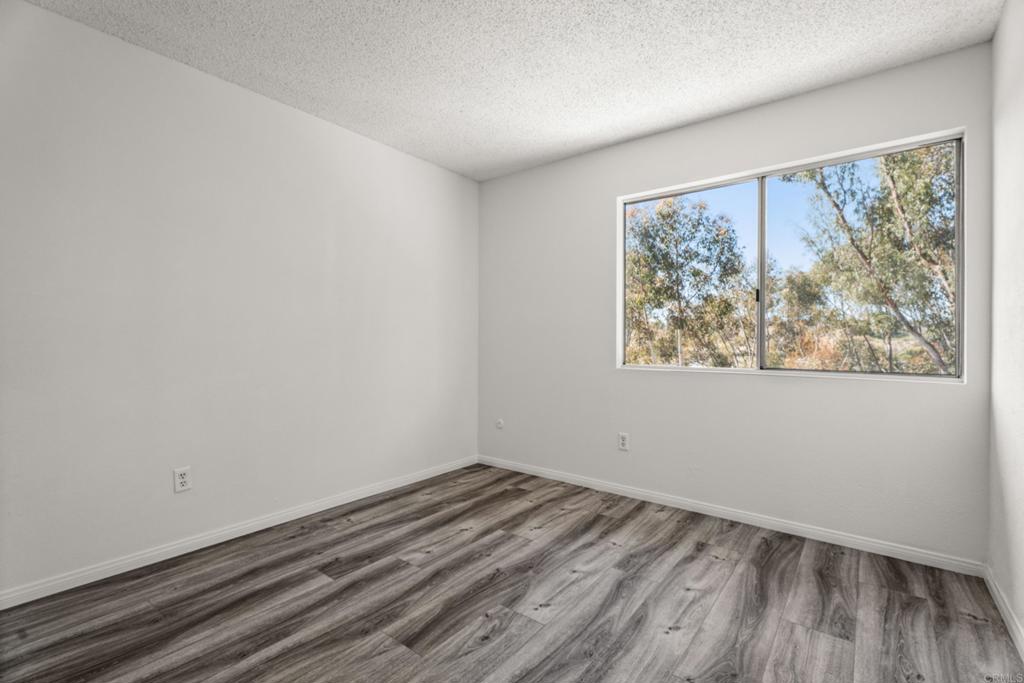 1078 Angelus Ave Property Photo 22