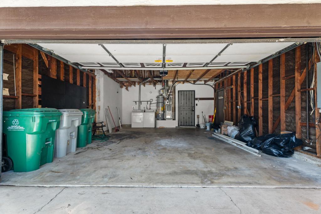 1078 Angelus Ave Property Photo 32
