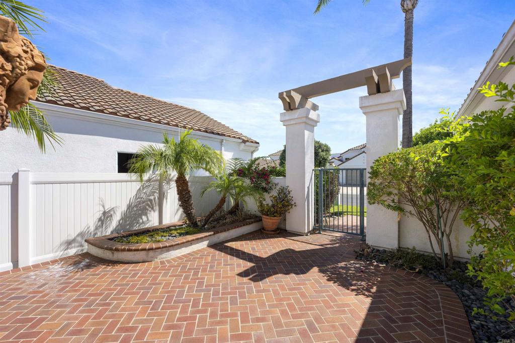 5062 Dassia Property Photo 3