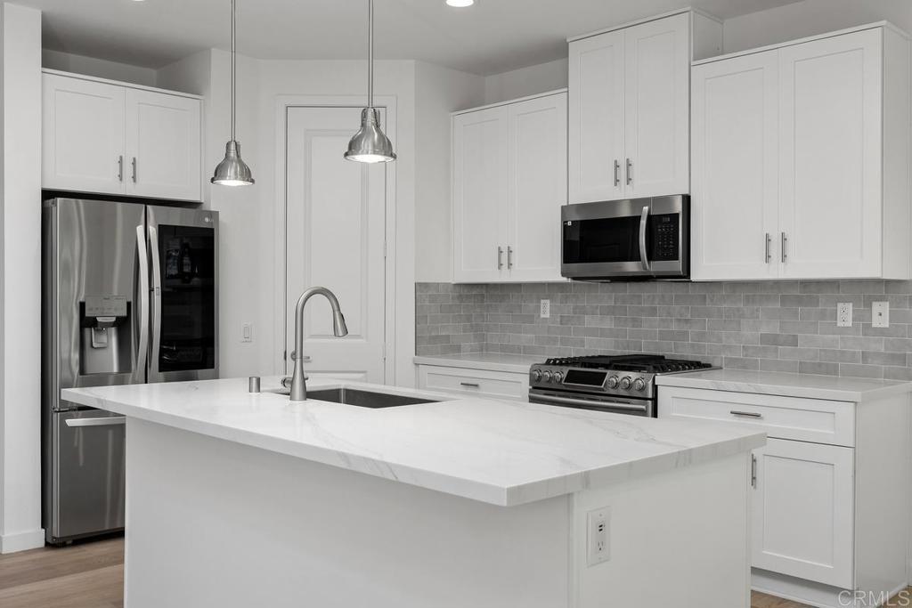 3131 Asto Pl Property Photo 10