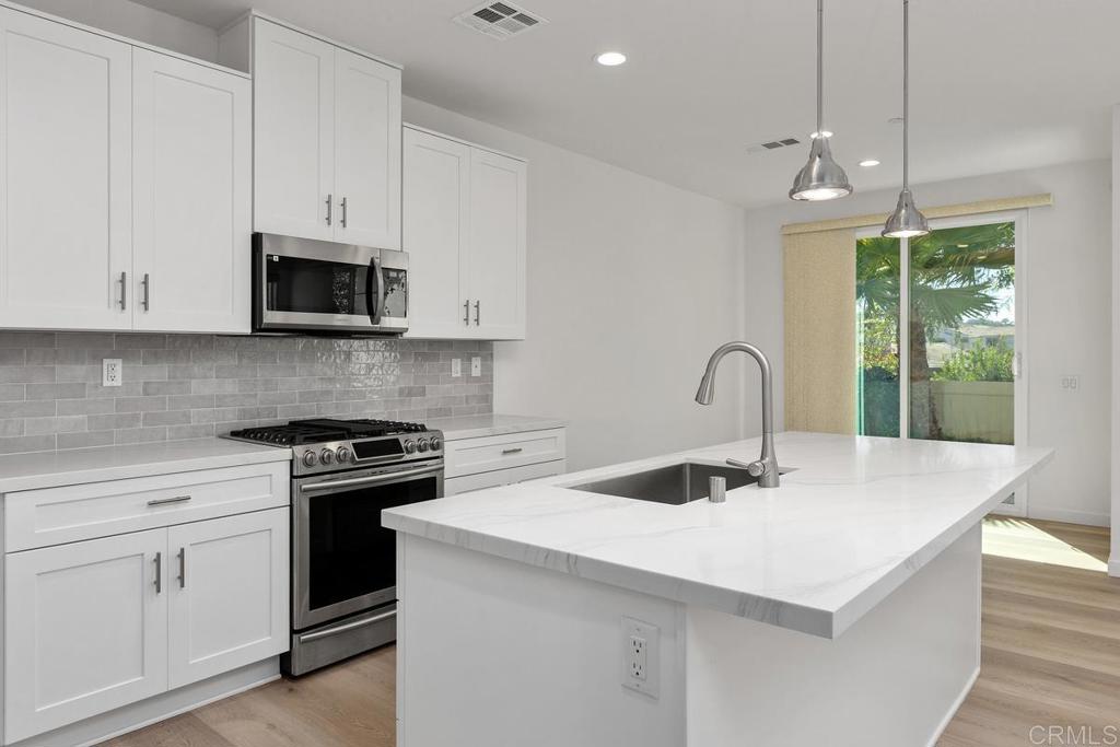 3131 Asto Pl Property Photo 13