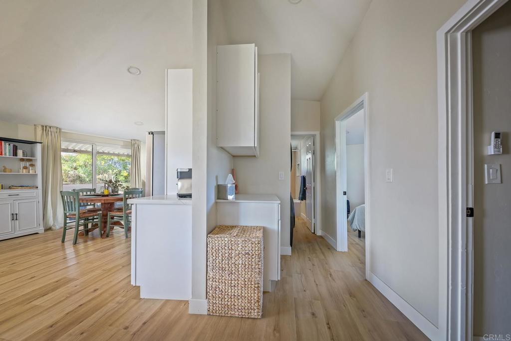 719 La Presa Avenue Property Photo 9