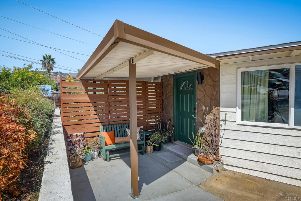 719 La Presa Avenue Property Photo 22