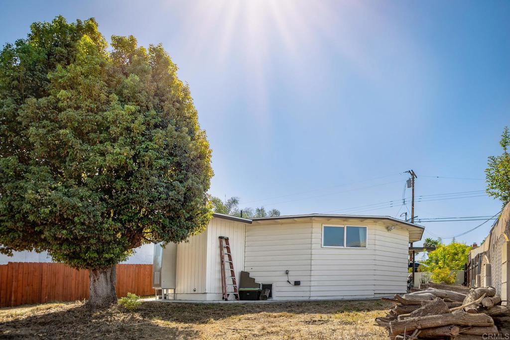 719 La Presa Avenue Property Photo 24