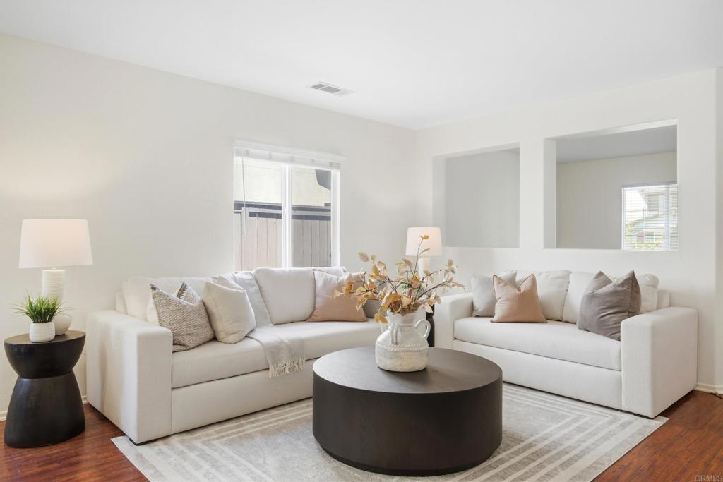 1009 Longfellow Court Property Photo 4