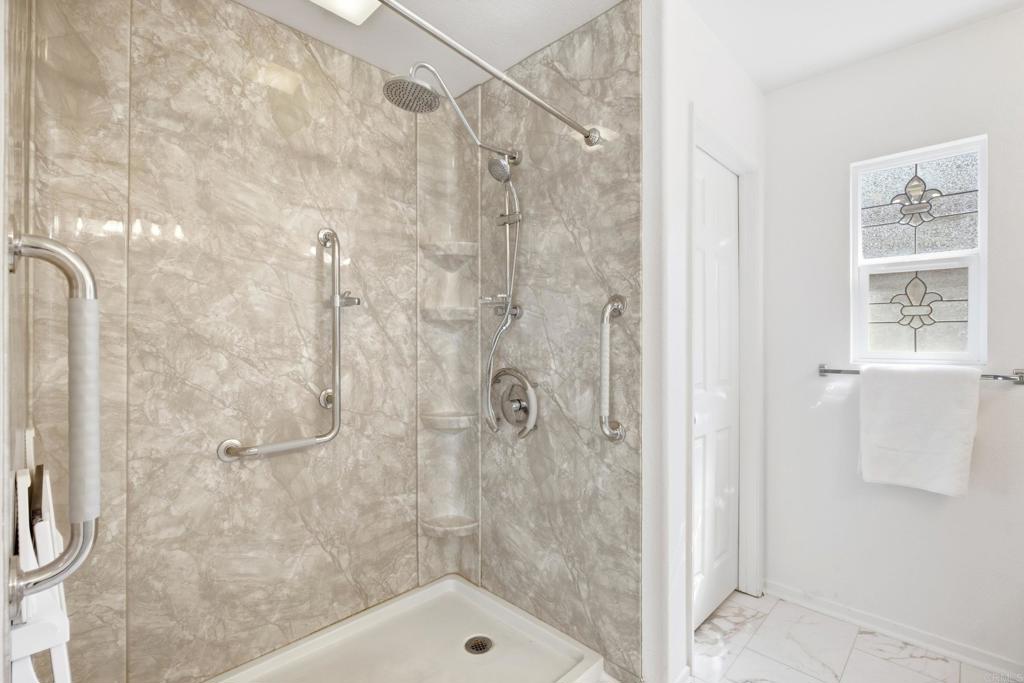 1009 Longfellow Court Property Photo 23