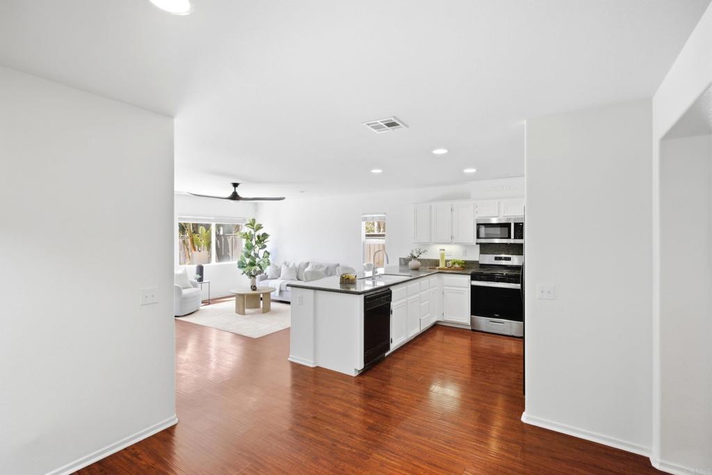 1009 Longfellow Court Property Photo 26