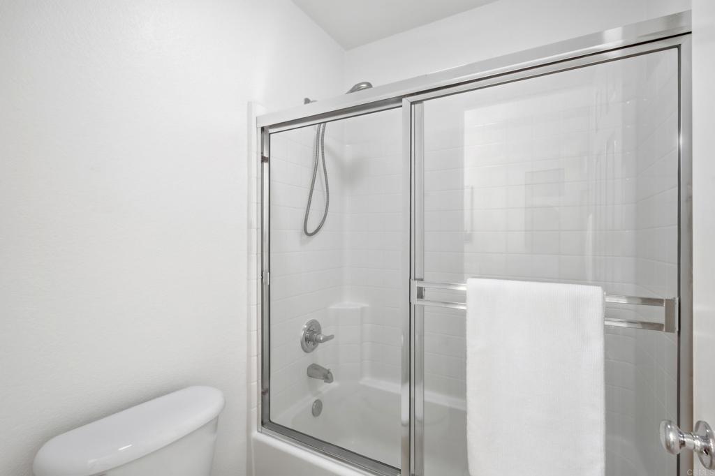 1009 Longfellow Court Property Photo 34