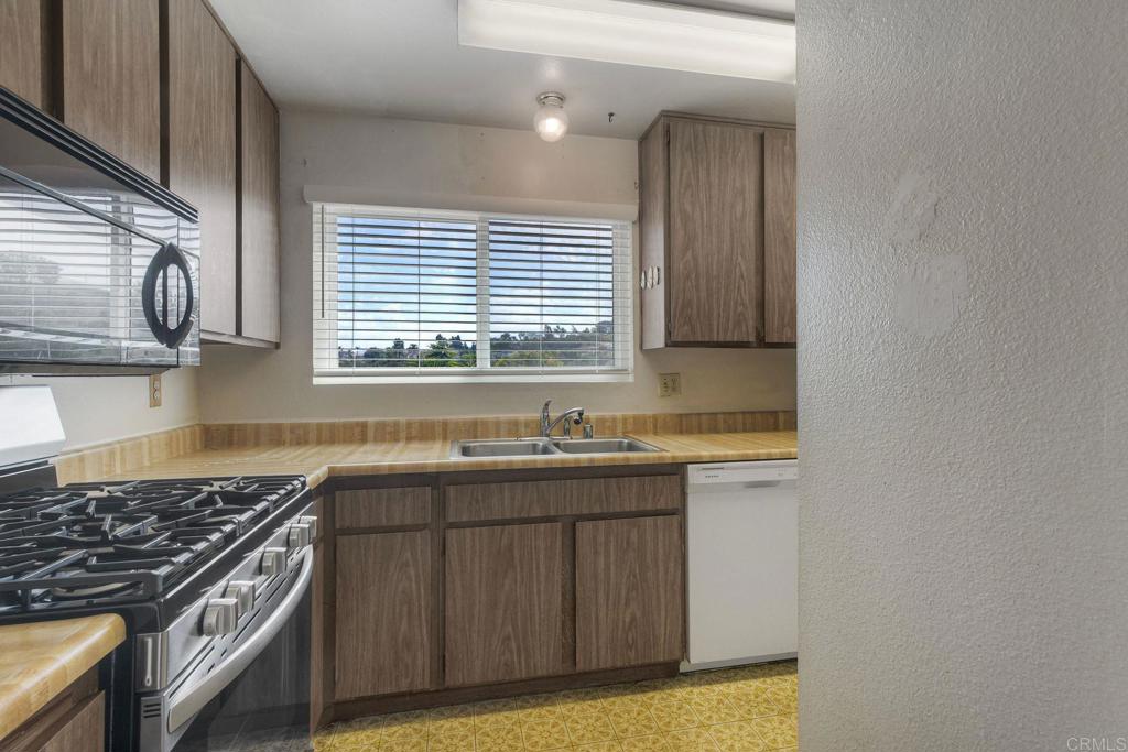1344 Panorama Ridge Property Photo 8