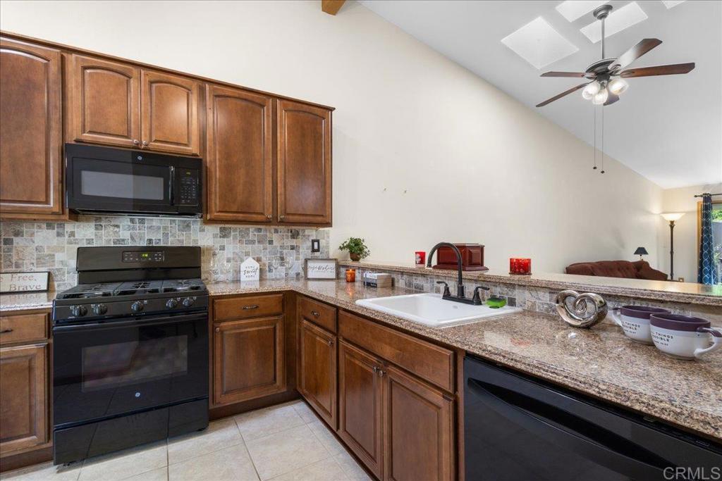 12837 Via Moura Property Photo 6
