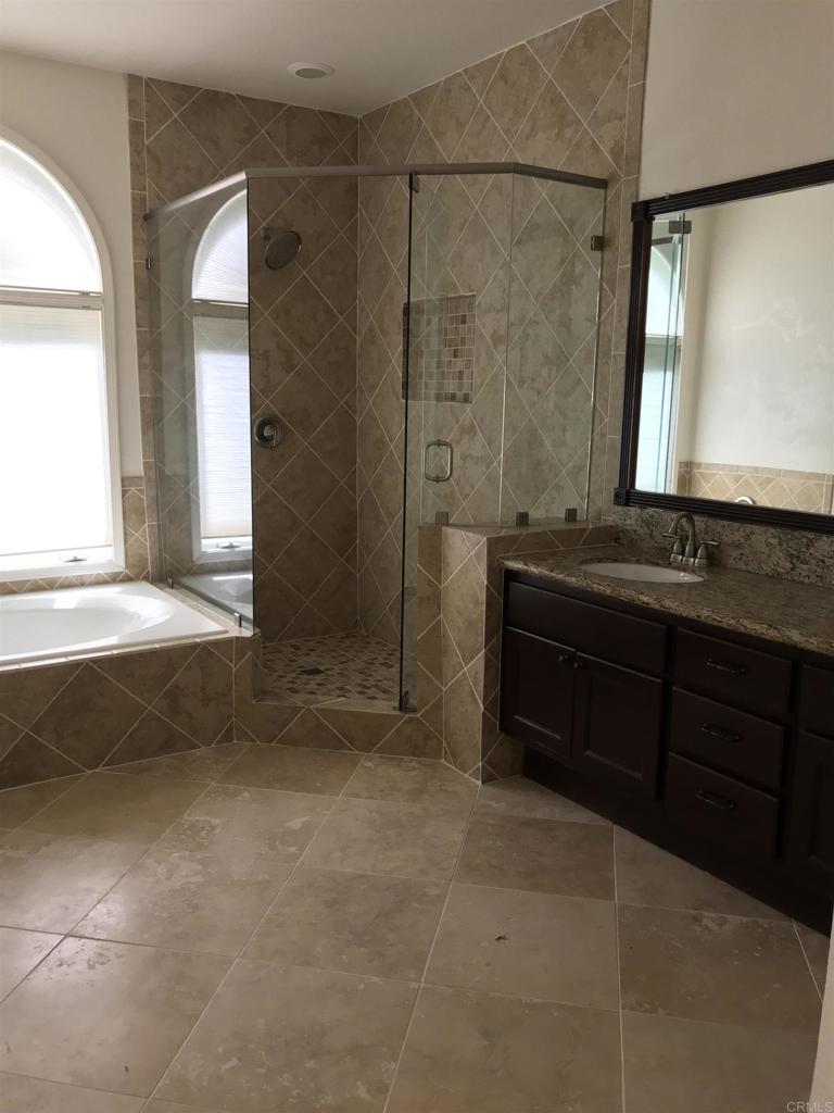 14327 Calle Andalucia Property Photo 8