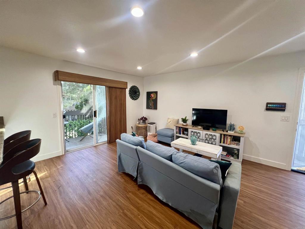 155 Rosebay Drive 37 Property Photo 6