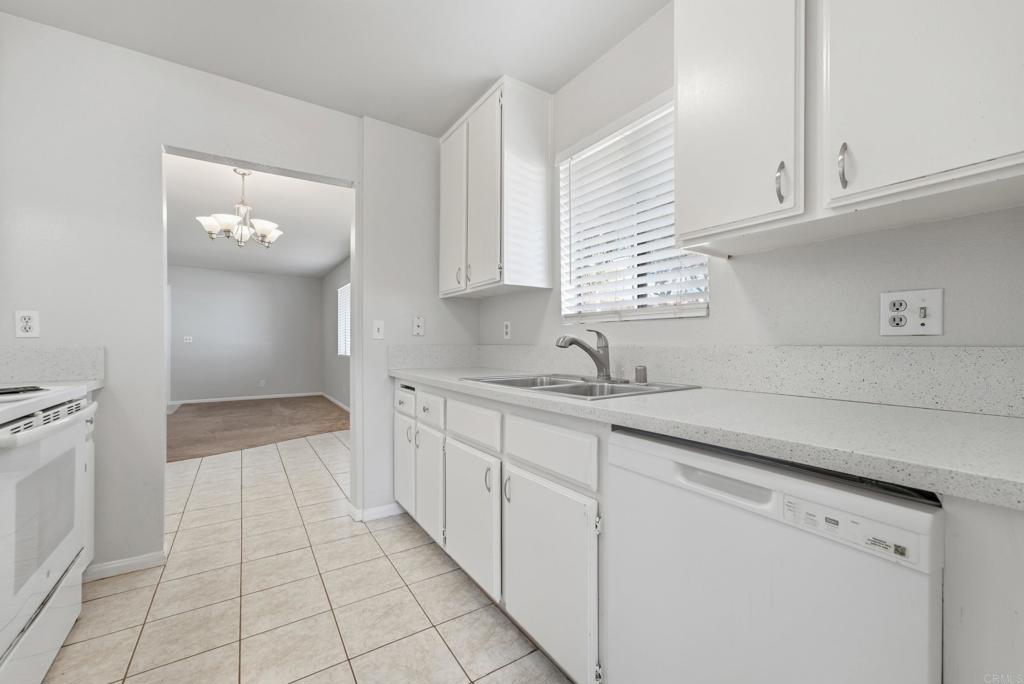 655 Beverly Place Property Photo 7
