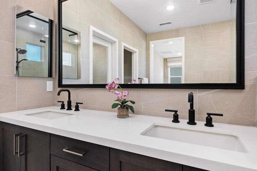 1390 Blue Port Way Property Photo 15