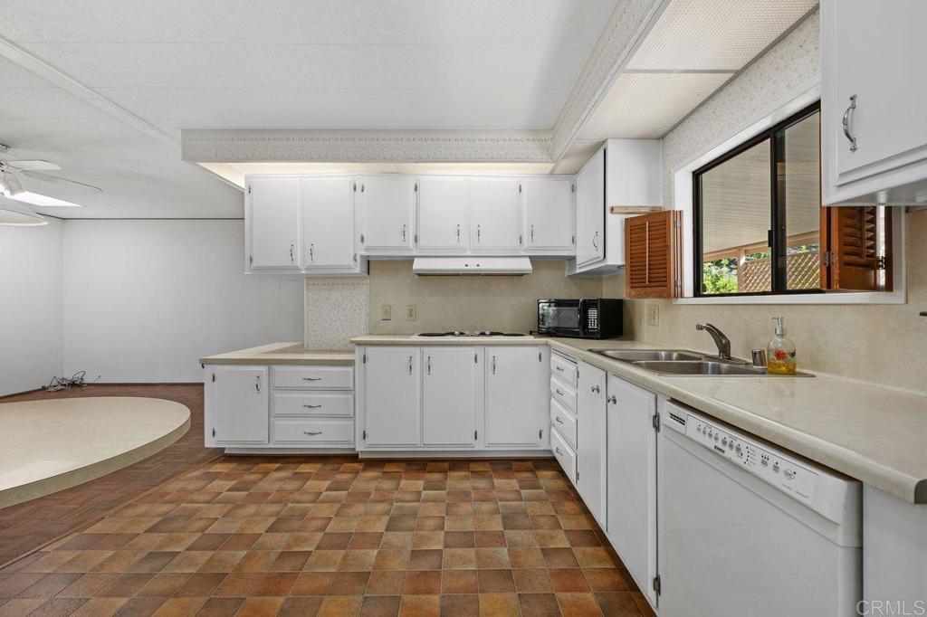 8975 Lawrence Welk Dr 232 Property Photo 27