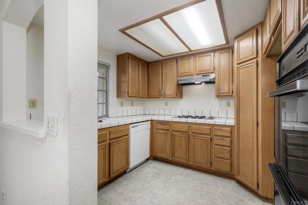 750 Breeze Hill Road 121 Property Photo 7