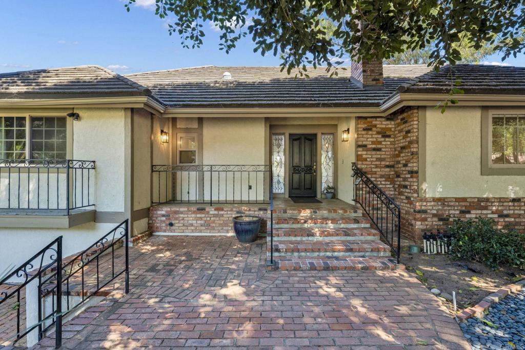 2730 Mountain View Drive Property Photo 3