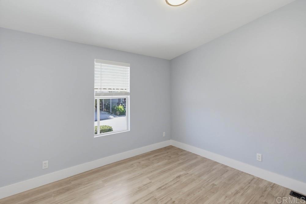 1575 W Valley Parkway 54 Property Photo 17