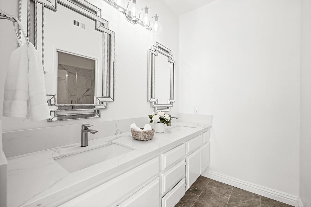 193 Shorebreaker Drive Property Photo 11