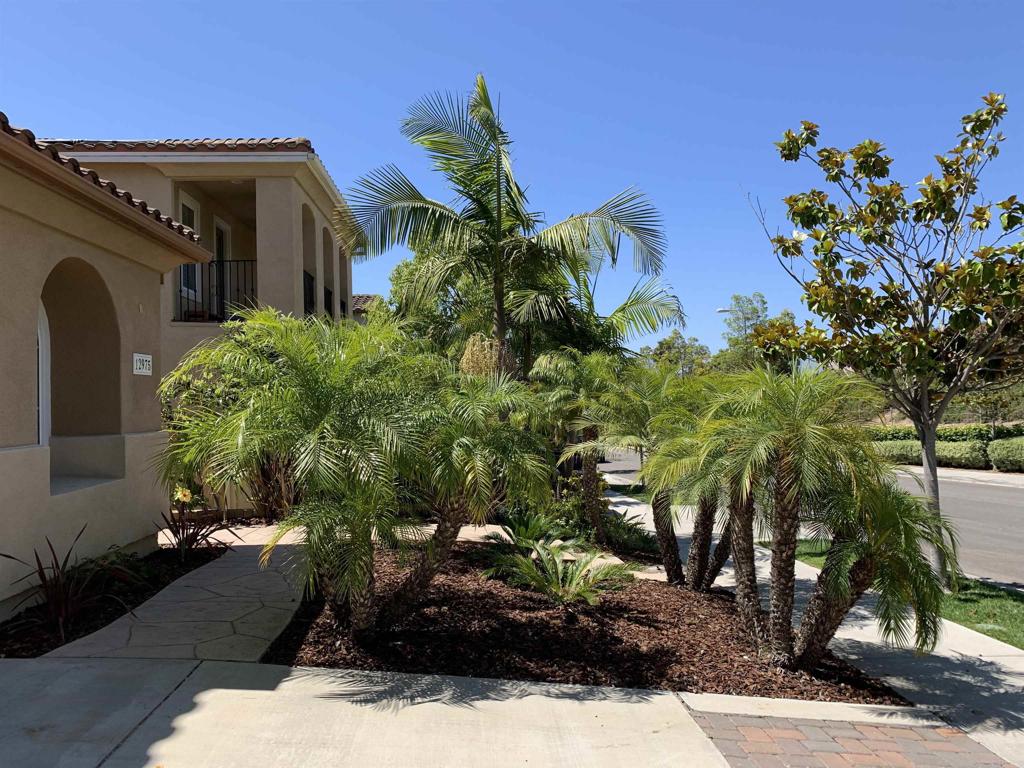 12975 Flintwood Way Property Photo 2
