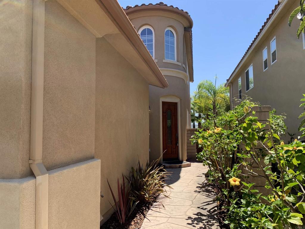 12975 Flintwood Way Property Photo 4