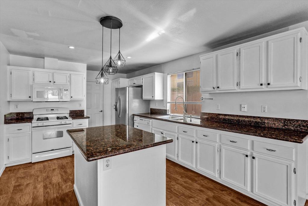 2128 Chateau Ct Property Photo 10