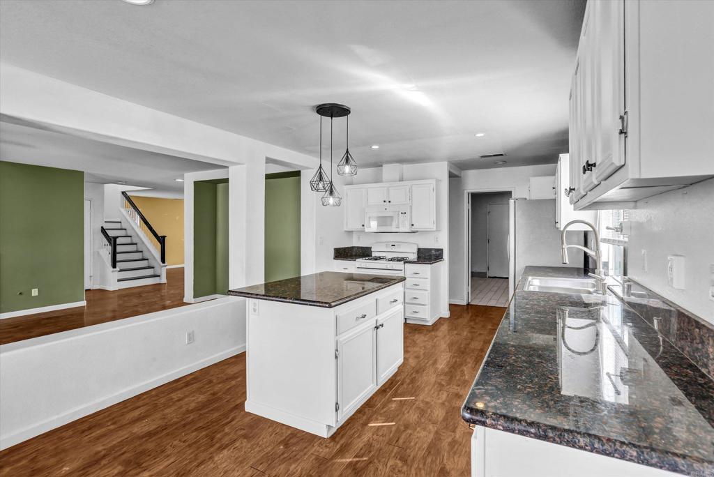 2128 Chateau Ct Property Photo 11