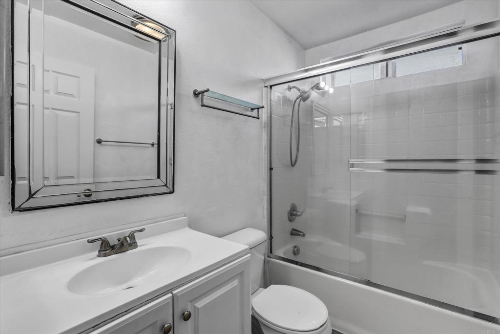 2128 Chateau Ct Property Photo 19
