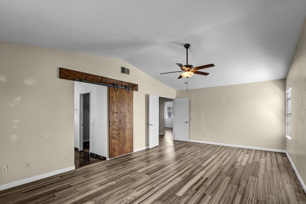 2128 Chateau Ct Property Photo 22